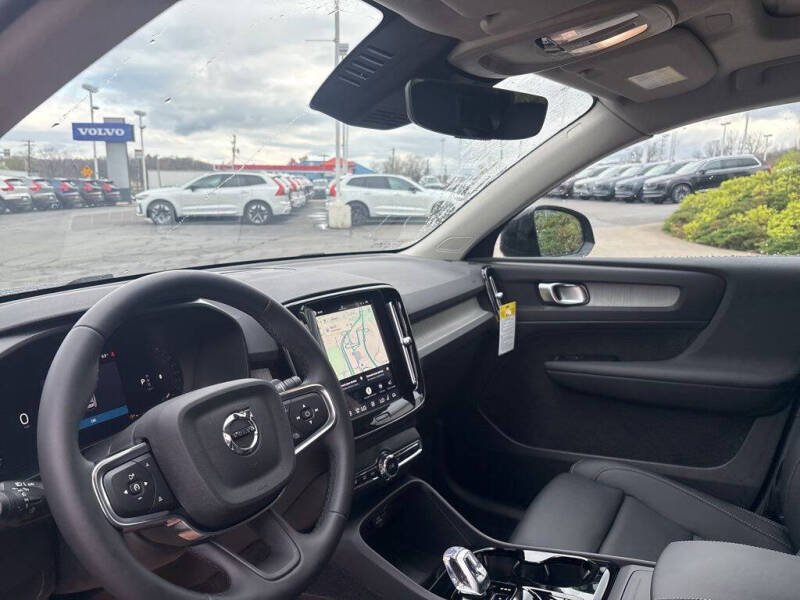 2026 Volvo XC40 B5 Plus