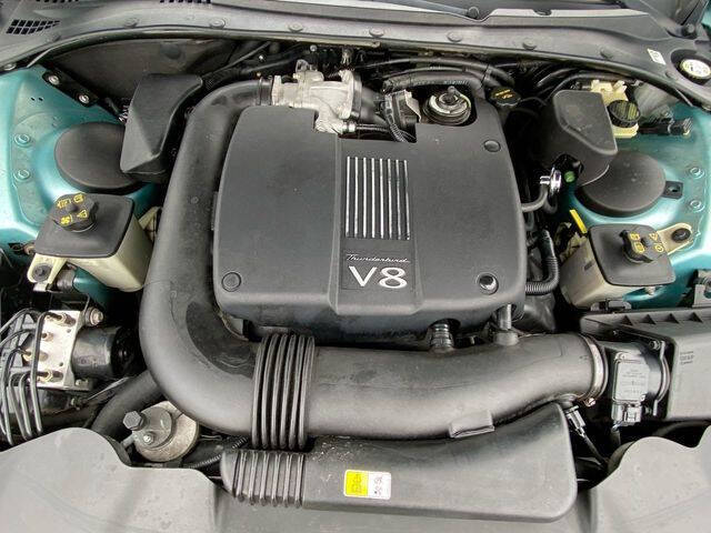 2002 Ford Thunderbird Deluxe