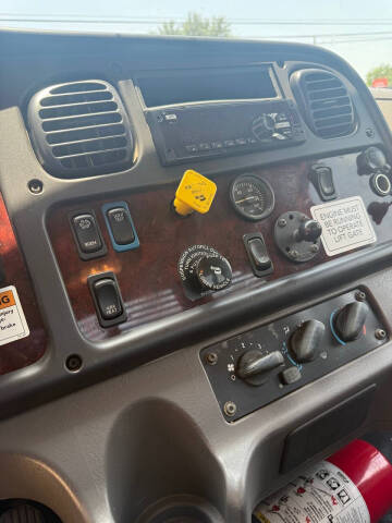 2020 Freightliner M2 106
