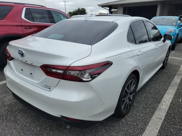 2023 Toyota Camry Hybrid XLE