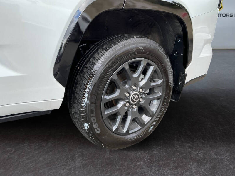 2023 Toyota Sequoia SR5