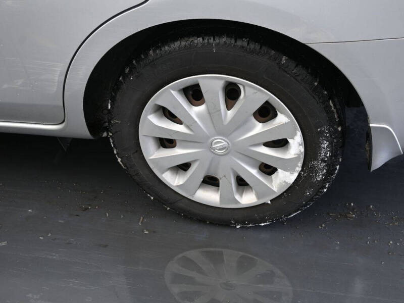 2019 Nissan Versa S Plus