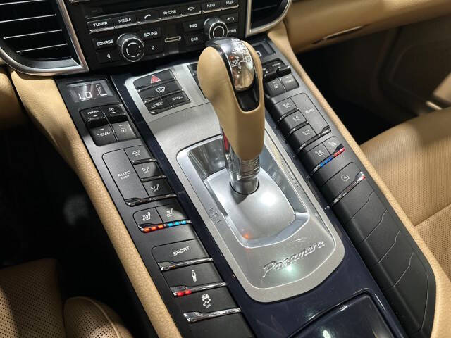 2016 Porsche Panamera