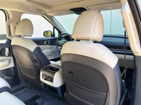 2025 Kia Carnival SX