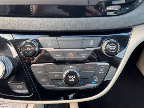 2020 Chrysler Voyager LXi