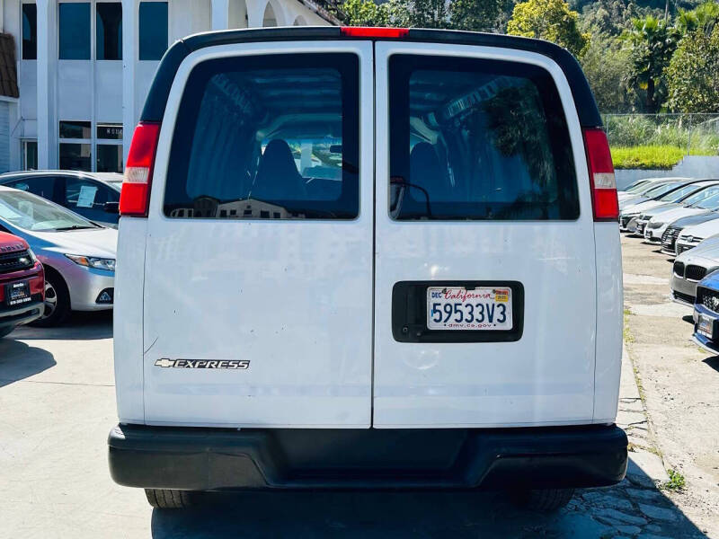 2019 Chevrolet Express 2500