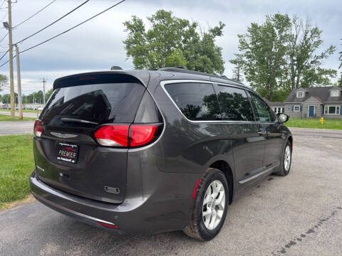 2017 Chrysler Pacifica Touring-L