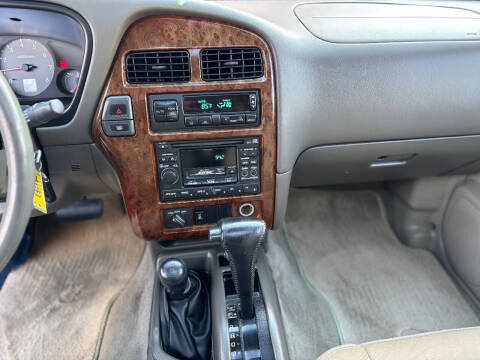 1999 Infiniti QX4