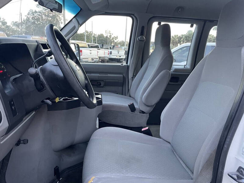 2011 Ford E-Series E-350 SD XLT