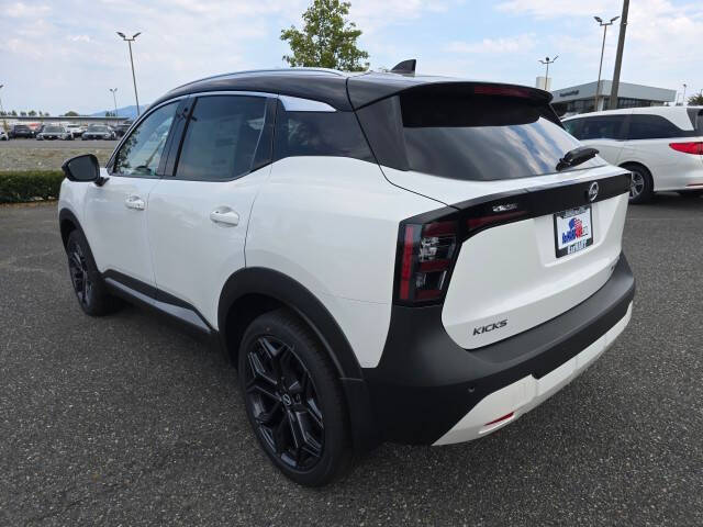 2025 Nissan Kicks SR