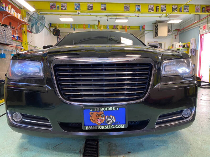 2014 Chrysler 300 S photo 10