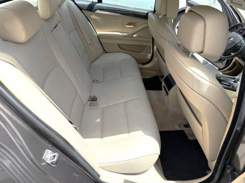 2011 BMW 5 Series 528i