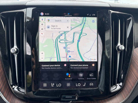2025 Volvo XC60 T8 Plus Dark Theme