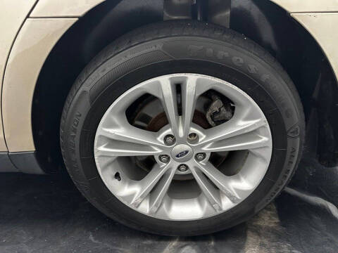 2017 Ford Taurus SE
