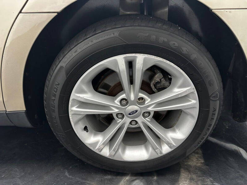 2017 Ford Taurus SE