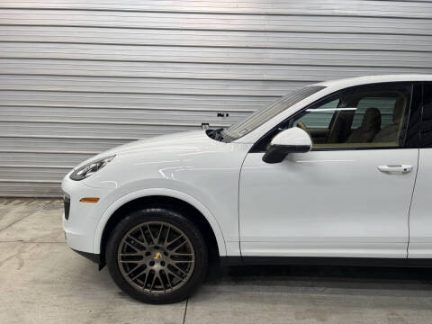 2017 Porsche Cayenne Platinum Edition