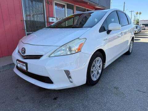 2013 Toyota Prius v Three
