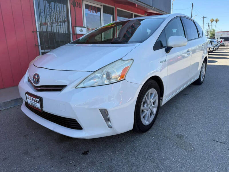 2013 Toyota Prius v Three