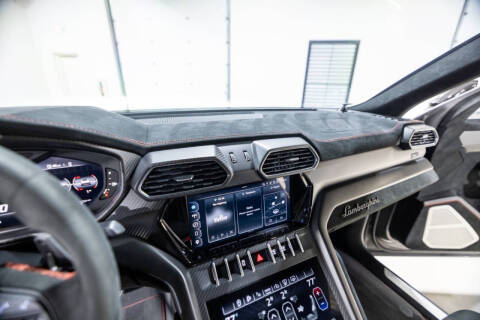 2023 Lamborghini Urus Performante