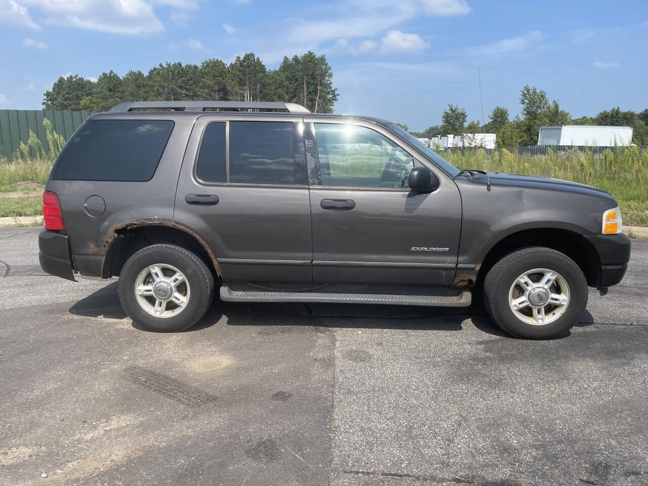 2005 Ford Explorer for sale at Twin Cities Auctions in Elk River, MN