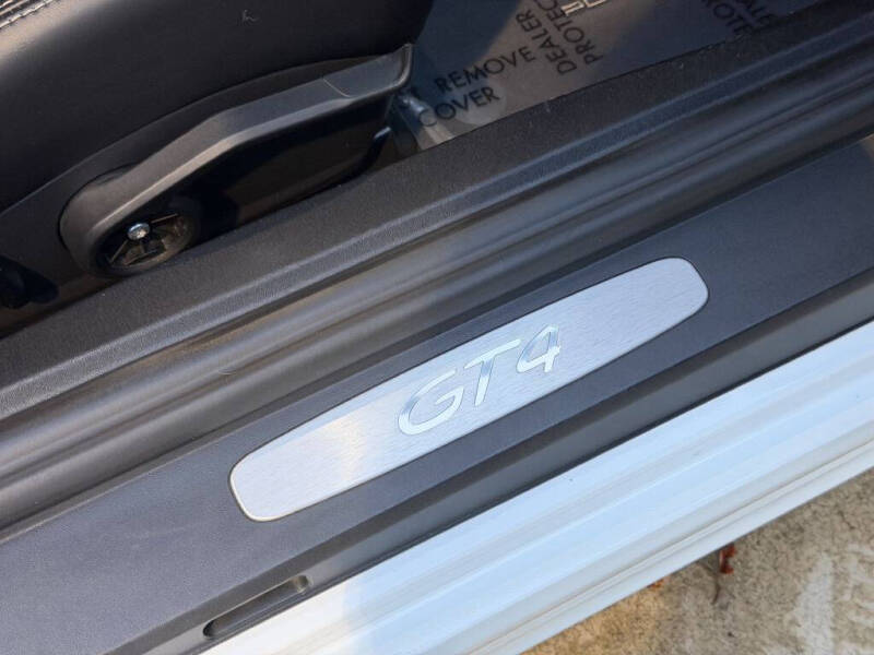 2016 Porsche Cayman GT4