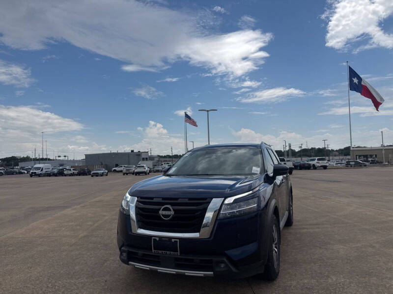 2022 Nissan Pathfinder SL