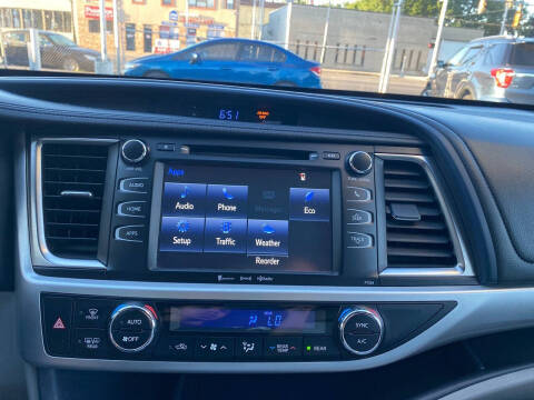 2016 Toyota Highlander LE