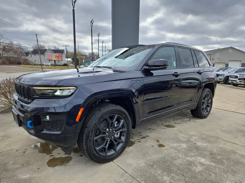 2023 Jeep Grand Cherokee for sale at Dave Warren Used Car Super Center in Westfield, NY