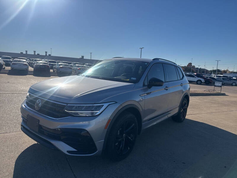 2024 Volkswagen Tiguan SE R-Line Black