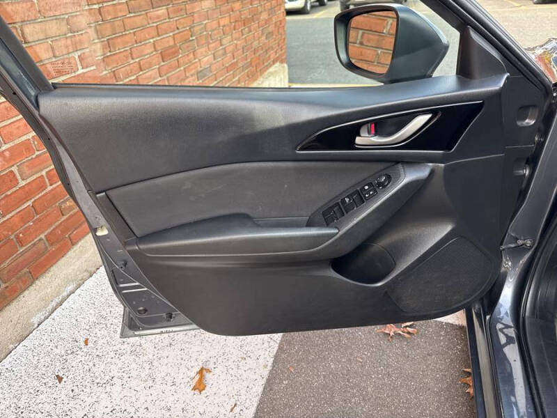 2015 Mazda MAZDA3 i Sport