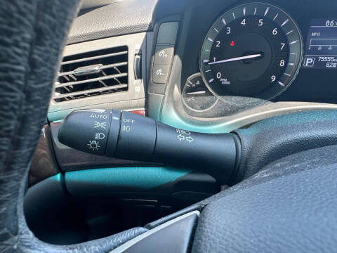 2015 Infiniti Q70 3.7