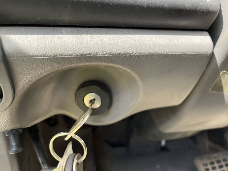 2005 Freightliner M2 106