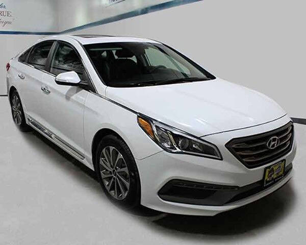 2017 Hyundai SONATA for sale at Saccucci's Of Schaumburg in Schaumburg, IL