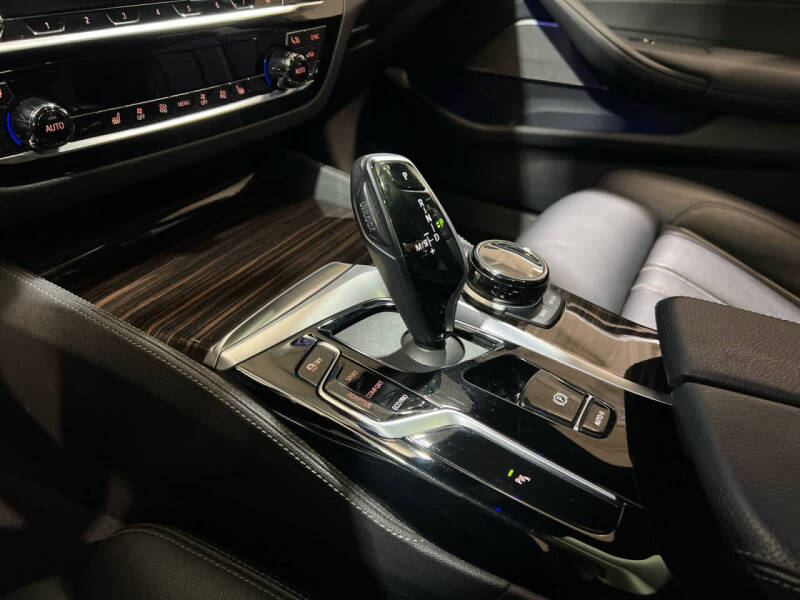 2021 BMW 5 Series M550i xDrive