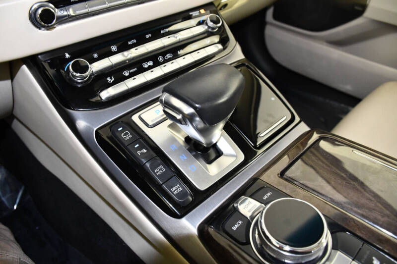 2019 Genesis G90