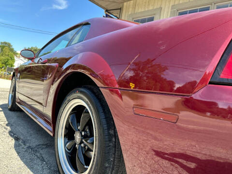 2004 Ford Mustang GT Deluxe