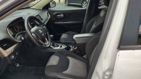 2017 Jeep Cherokee Sport