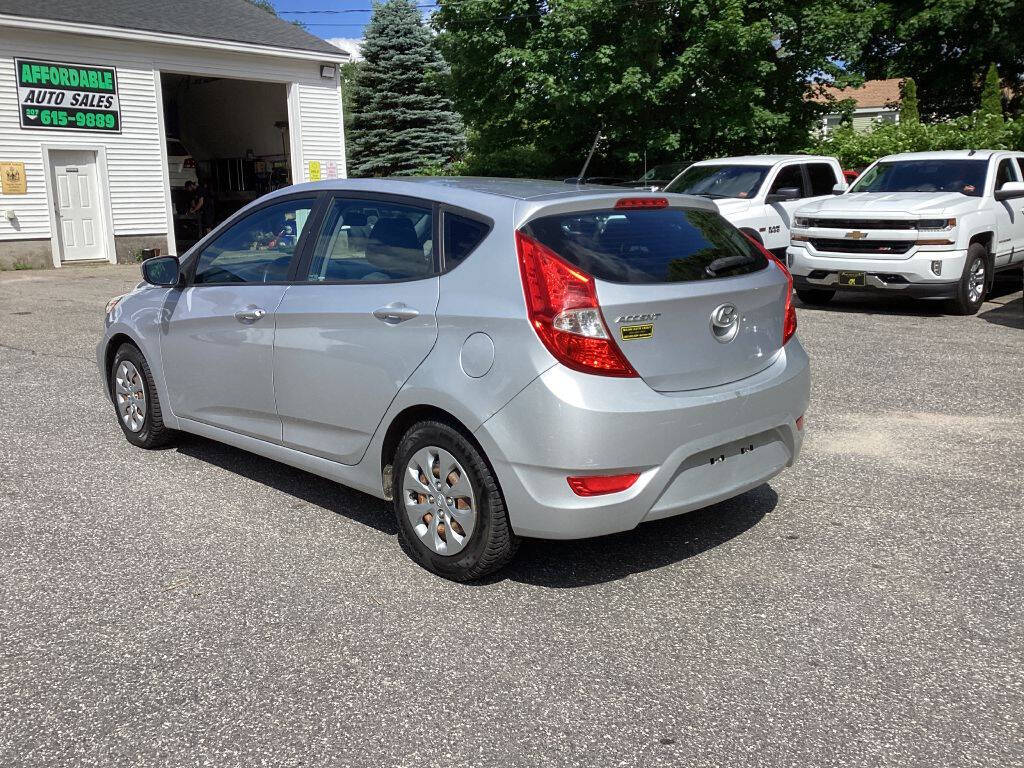 Silver 2017 Hyundai ACCENT SE SE 4dr Hatchback 6A 2