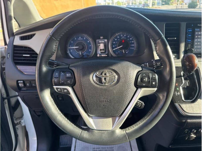 2016 Toyota Sienna