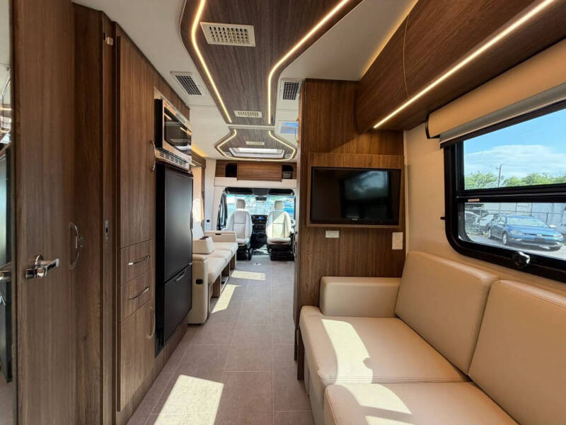 2024 Mercedes-Benz Sprinter