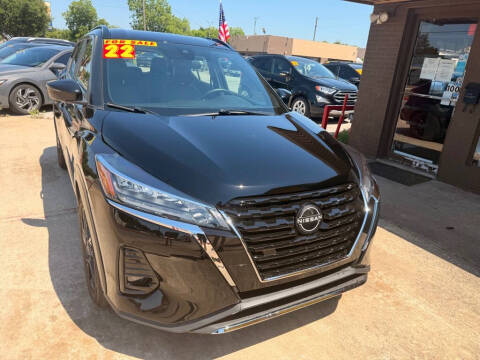 2022 Nissan Kicks SR
