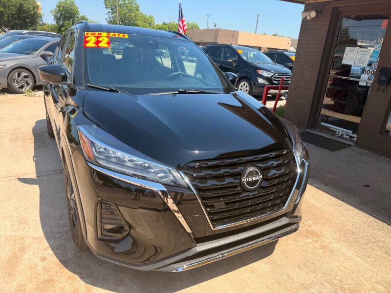 2022 Nissan Kicks SR