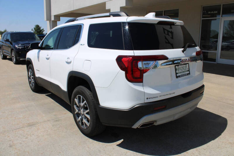 2023 GMC Acadia SLT