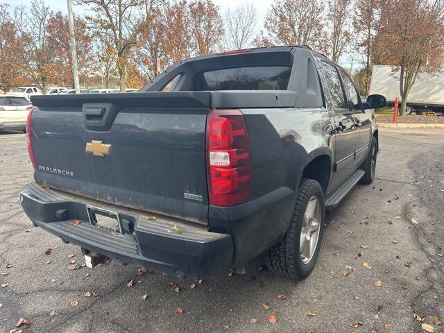 2011 Chevrolet Avalanche LT
