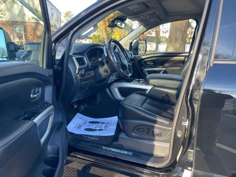 2021 Nissan Titan SL