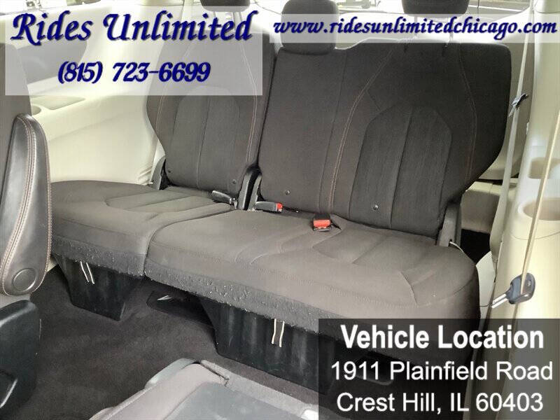 2017 Chrysler Pacifica Touring-L