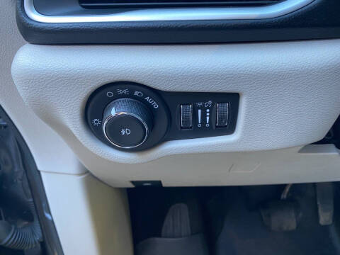 2017 Chrysler Pacifica Touring-L