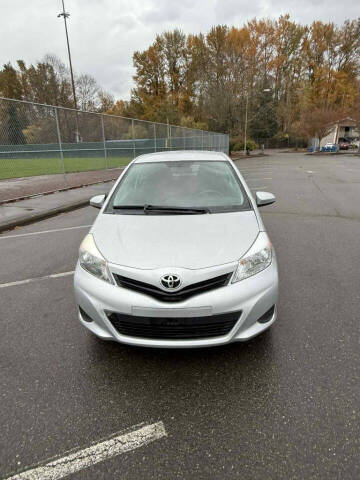 2014 Toyota Yaris 3-Door L Fleet