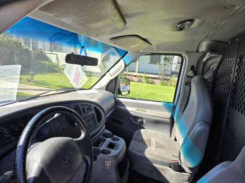 2004 Ford E-Series E-250