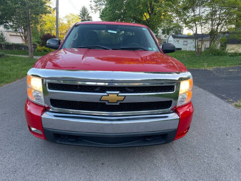 2007 Chevrolet Silverado 1500 for sale at Via Roma Auto Sales in Columbus OH